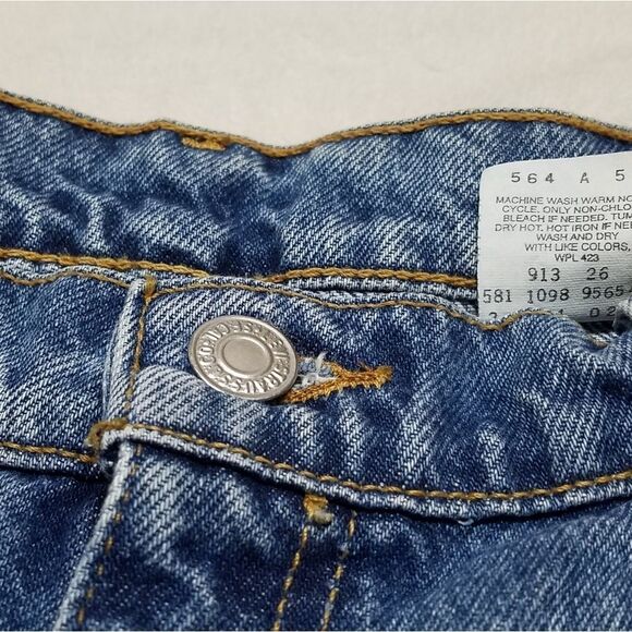 VINTAGE Levi's USA Made Stone Wash Cuffed Shorts - Picture 10 of 12